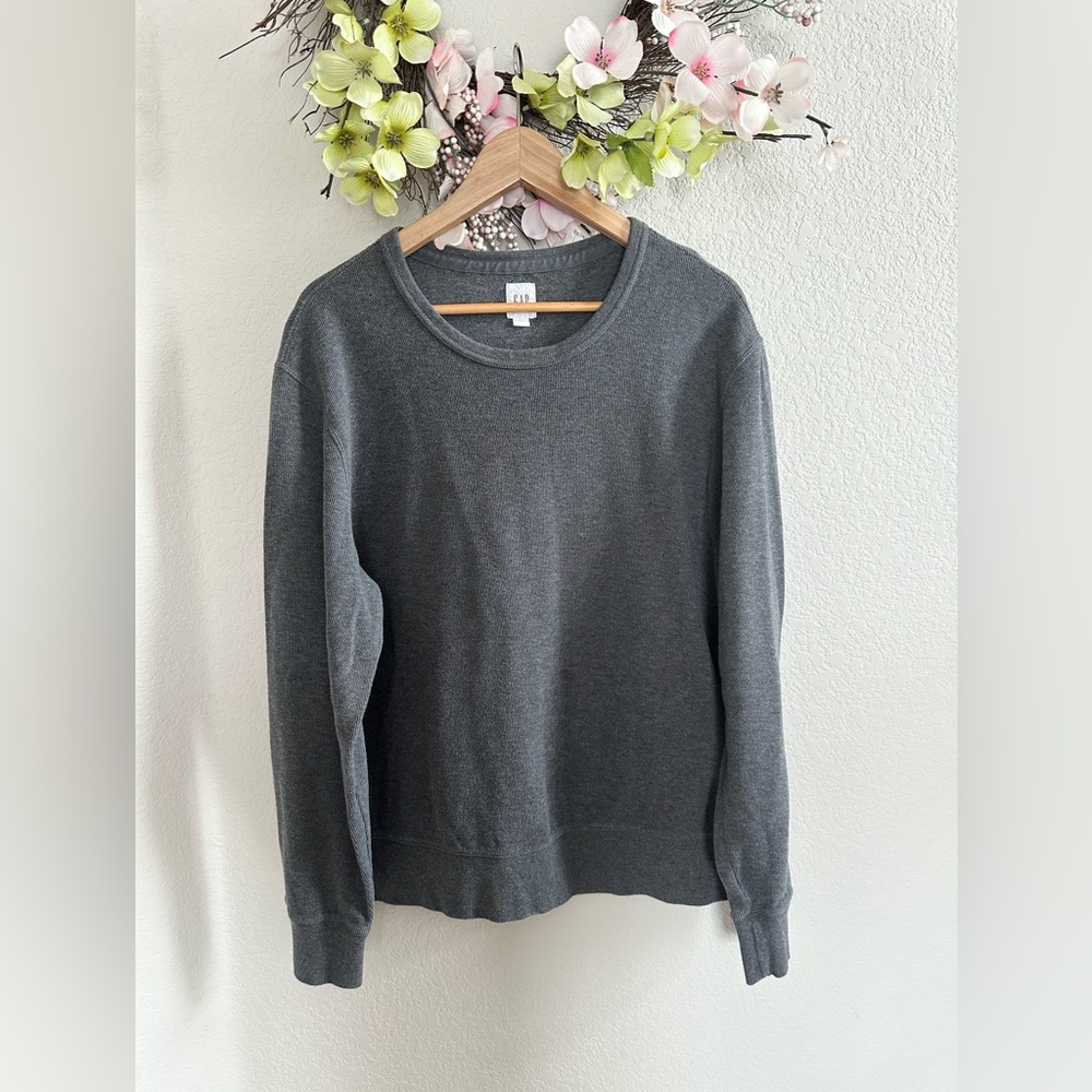 Gap men’s grey lightweight sweater size L